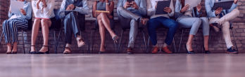 "Business English", "inglês para negócios", "comunicação corporativa em inglês", "aulas de inglês para empresas", "inglês para o ambiente de negócios".