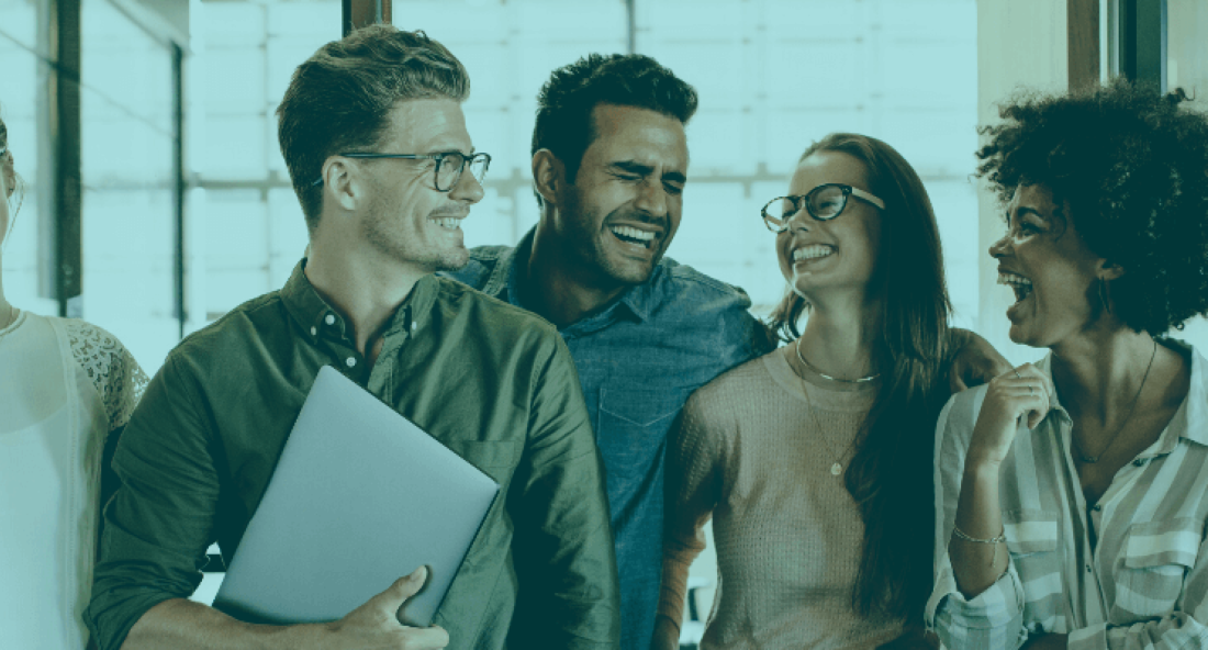 A Plano A Cursos Online é a escolha ideal para quem deseja aprender inglês com qualidade, praticidade e foco em resultados reais. Com mais de 20 anos de experiência em educação e uma equipe de professores altamente qualificados, oferecemos aulas 100% online, ao vivo e personalizadas, adaptadas às suas necessidades e objetivos. Seja para conquistar uma oportunidade no mercado de trabalho, viajar com mais segurança ou se preparar para exames de proficiência, aqui você encontra o curso certo para você: Inglês para Negócios: domine a comunicação no ambiente corporativo e destaque-se profissionalmente. Inglês para Viagens: aprenda a se comunicar em aeroportos, hotéis, restaurantes e durante passeios no exterior. Aulas de Conversação: ganhe fluência, confiança e desenvoltura com professores experientes. Preparatório para TOEFL e IELTS: conquiste as melhores notas nos principais exames internacionais. Mentoria de Inglês: acompanhamento individual e estratégico para acelerar seu aprendizado. Inglês On Demand: estude no seu ritmo, com flexibilidade total de dias e horários. Com a Plano A, você aprende no seu tempo, com apoio contínuo e uma metodologia comprovada que valoriza suas conquistas. Além disso, parte dos nossos lucros é destinada a projetos sociais – aprender com propósito também faz parte do nosso plano. Comece agora mesmo e transforme seu inglês com quem entende de educação online